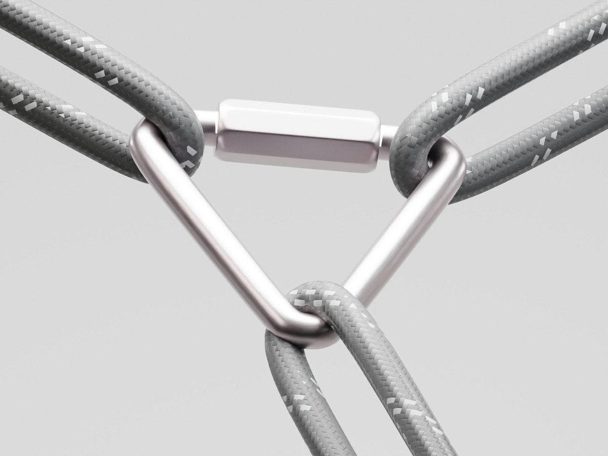Chain links joined by a single connecting link